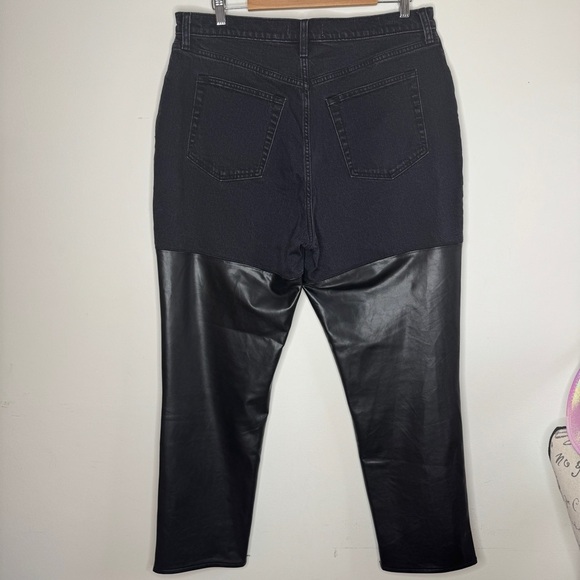 Abercrombie & Fitch Black Straight Leg Jeans - Picture 2 of 8